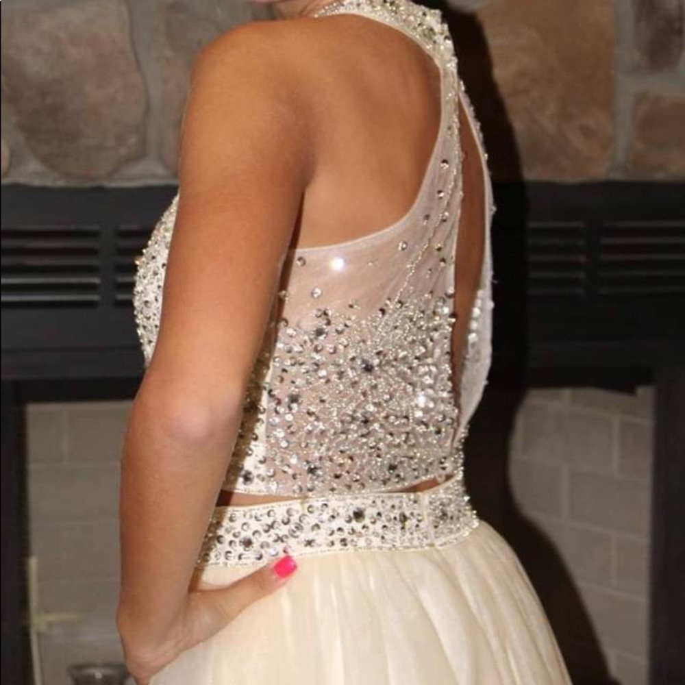 HOMECOMING DRESS - Picture 2 of 4